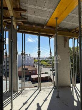Apartamento T3 duplex com 168,07 m², em Esgueira, Aveiro