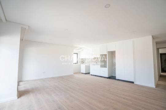 Apartamento T2 Novo c/ Piscina e Lugar de Garagem em Canidelo