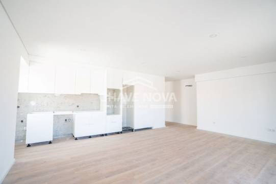 Apartamento T2 Novo c/ Piscina e Lugar de Garagem em Canidelo
