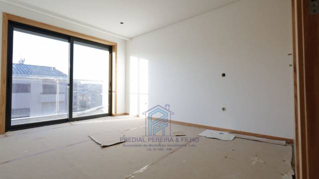 Apartamento T2 Novo- Rio Tinto / Centro