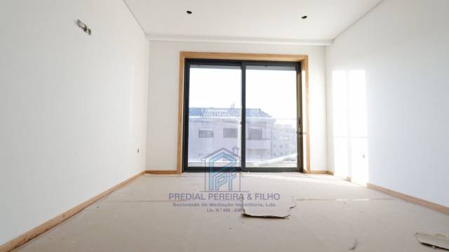 Apartamento T2 Novo- Rio Tinto / Centro
