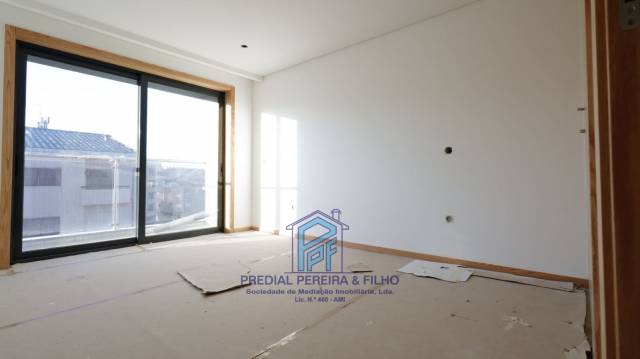 Apartamento T2 Novo- Rio Tinto / Centro