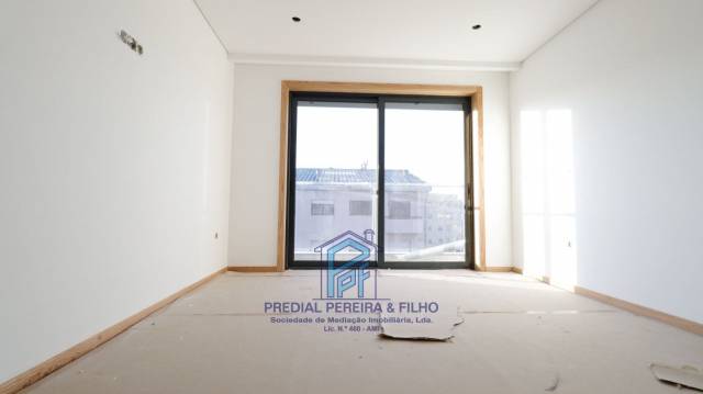 Apartamento T2 Novo- Rio Tinto / Centro