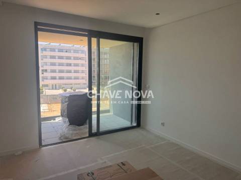 Apartamento T2 Condomínio Fechado c/ Piscina em Vilar do Paraíso