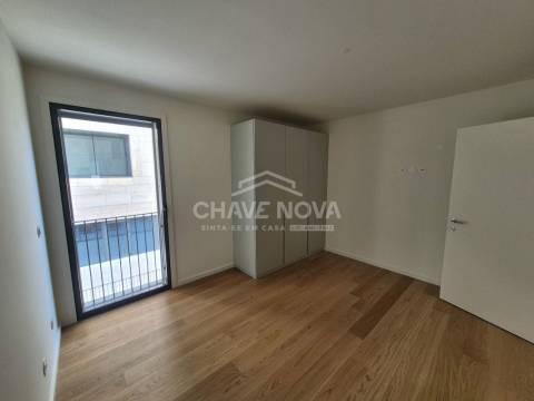 T2 Novo a 2Km da Praia de Lavadores | Empreendimento Le Parc