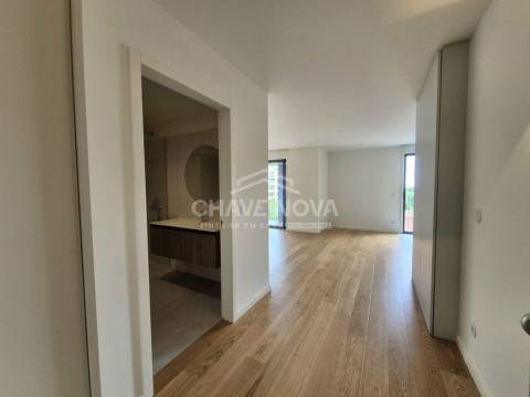 T2 Novo a 2Km da Praia de Lavadores | Empreendimento Le Parc
