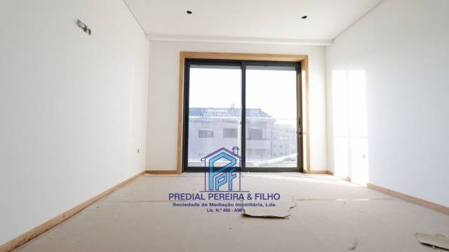 Apartamento T2 Novo- Rio Tinto / Centro