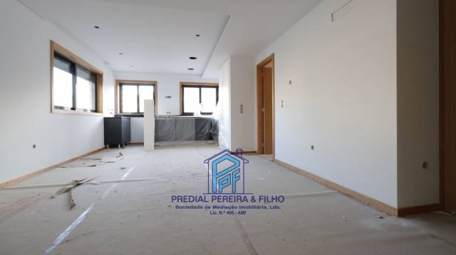 Apartamento T2 Novo- Rio Tinto / Centro