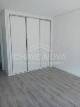 Excelente Moradia Térrea T3+1 com Acabamentos de Luxo em Fernão Ferro  Próximo do Mercado