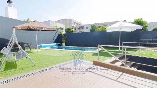 Moradia T5 de 4 Frentes c/ Piscina  Venda Nova / Rio Tinto