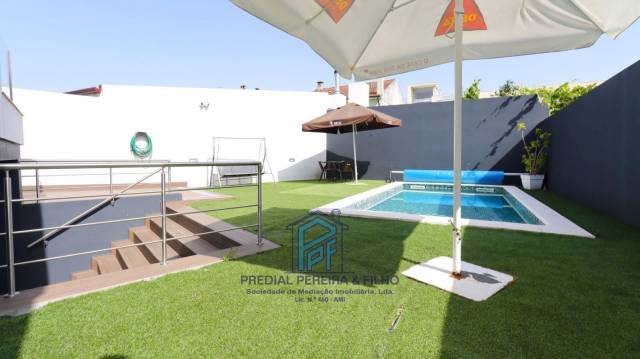 Moradia T5 de 4 Frentes c/ Piscina  Venda Nova / Rio Tinto