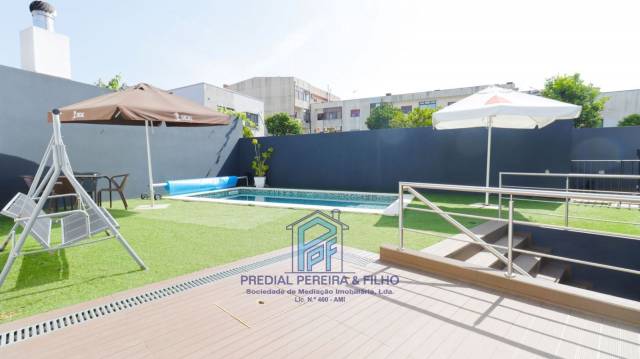 Moradia T5 de 4 Frentes c/ Piscina  Venda Nova / Rio Tinto
