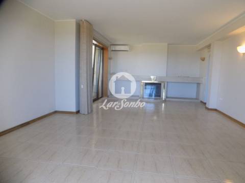 T2 c/ lugar de garagem e terraço de 40m2, 1ª linha de mar em Mindelo - Vila do Conde