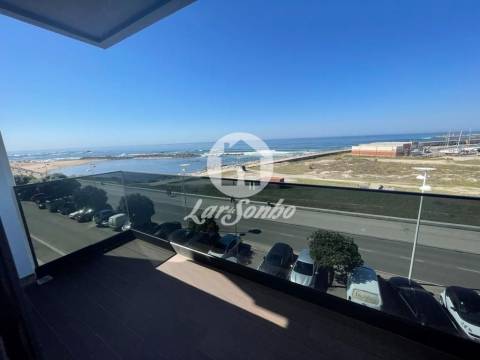 Apartamentos T2 NOVO na 1ª Linha de Mar em Vila do Conde!!!