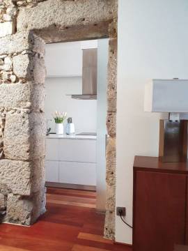 2+1-Bedroom House in the Heart of Porto with Terrace