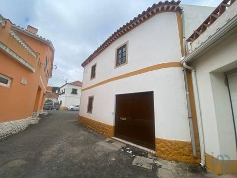 House in Bombarral