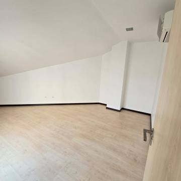 Apartamento T3+2 Duplex de Qualidade Superior - Totalmente Mobilado e Equipado