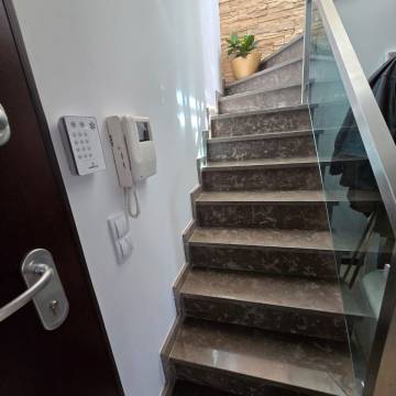 Apartamento T3+2 Duplex de Qualidade Superior - Totalmente Mobilado e Equipado