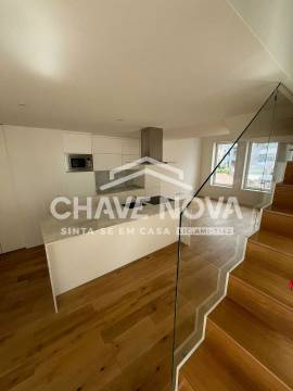 T2 Duplex Novo - Ideal para Habitação ou Alojamento Local no Coração do Porto