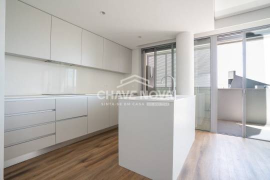 Apartamento T2 Novo  107 m², 5º e ultimo piso, duas varandas. Centro de Vila Nova de Gaia