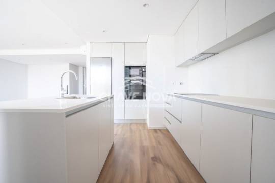 Apartamento T2 Novo  107 m², 5º e ultimo piso, duas varandas. Centro de Vila Nova de Gaia