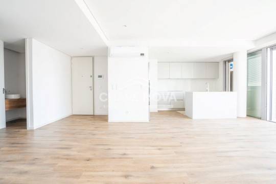Apartamento T2 Novo  107 m², 5º e ultimo piso, duas varandas. Centro de Vila Nova de Gaia