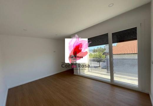 última moradia para venda - T3 gaveto Arões com possibilidade de piscina