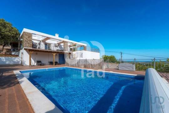 House in Faro