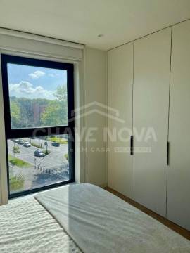 Apartamento T1 a venda na Rua Professor Armando De Castro