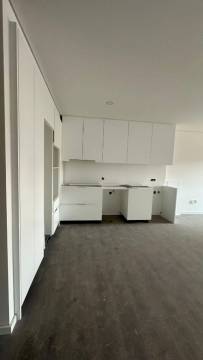 Apartamento T2 Novo c/Piscina e Lugar de Garagem em Canidelo