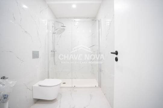 Apartamento T2 Novo c/Piscina e Lugar de Garagem em Canidelo