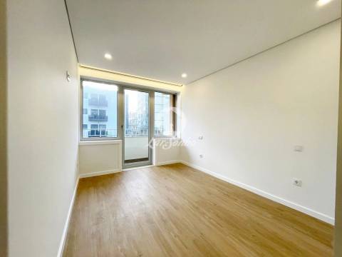 Apartamento T2 Remodelado em Póvoa de Varzim