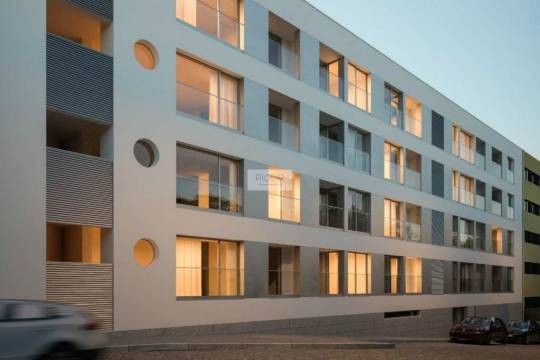 Apartamento T1+1 com garagem e arrumo em construção em Pedrouços