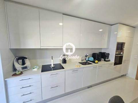 Apartamento T2 com piscina e jardim infantil,  Moreira - Maia