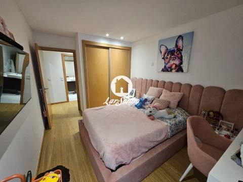 Apartamento T2 com piscina e jardim infantil,  Moreira - Maia