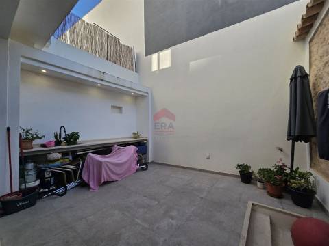 Moradia T3 Venda em Faro (Sé e São Pedro),Faro