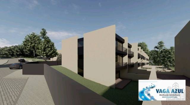 Moradia Nova T3 2 Frentes à Escola EB23 de S. P. da Cova "Regadas"