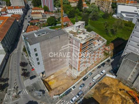 Apartamento T2 Novo c/ Lugar de Garagem em Mafamude (Centro de Gaia)