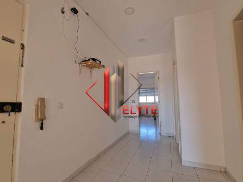 Apartamento 3 assoalhadas todo renovado no centro de Samora Correia