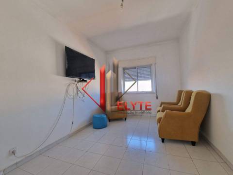 Apartamento 3 assoalhadas todo renovado no centro de Samora Correia
