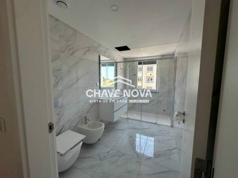 Apartamento T3 - Construção de excelencia no Garden Residence Torres Vedras
