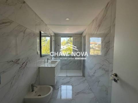 Apartamento T3 - Construção de excelencia no Garden Residence Torres Vedras