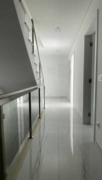 Moradia T3+1  com garagem, terraços e lote de terreno. Junto a Coimbra