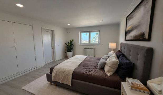 Moradia T4+1 com anexo, forno e churrasqueira, garagem e vistas da Ria de Aveiro
