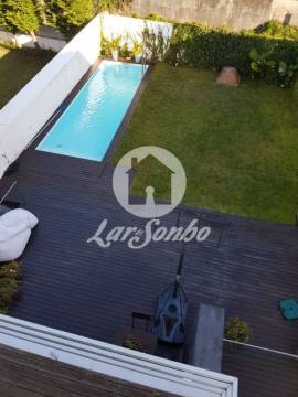 Moradia M4 c/ piscina COMO NOVA no centro da Povoa de Varzim