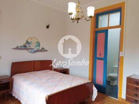 Moradia M6 ideal p/ Hostel com Restaurante em Touguinha