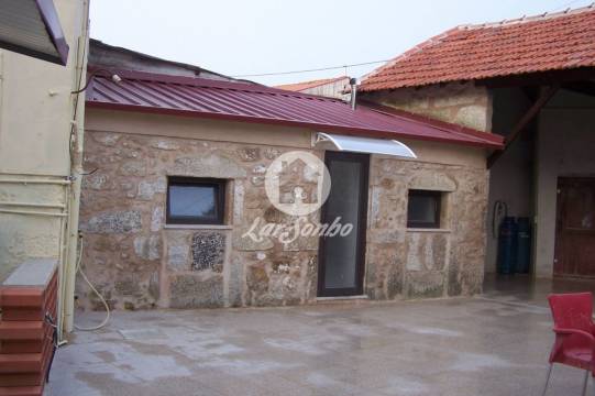 Moradia M6 ideal p/ Hostel com Restaurante em Touguinha