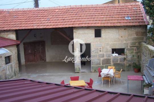 Moradia M6 ideal p/ Hostel com Restaurante em Touguinha