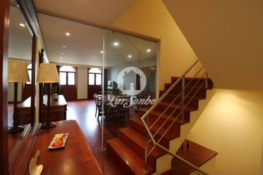 Moradia M4 c/ nova com G.F. p/ 2 carros + loja com 98 m2 na Povoa de Varzim