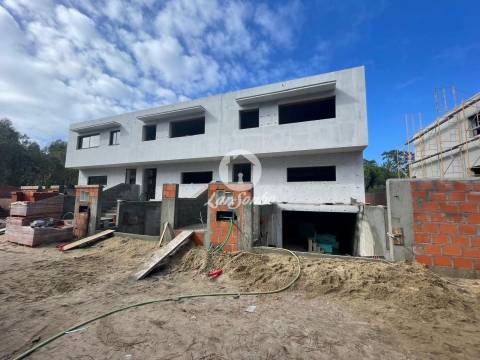 Moradia NOVA T3 com piscina a poucos minutos da praia de Fão - Esposende
